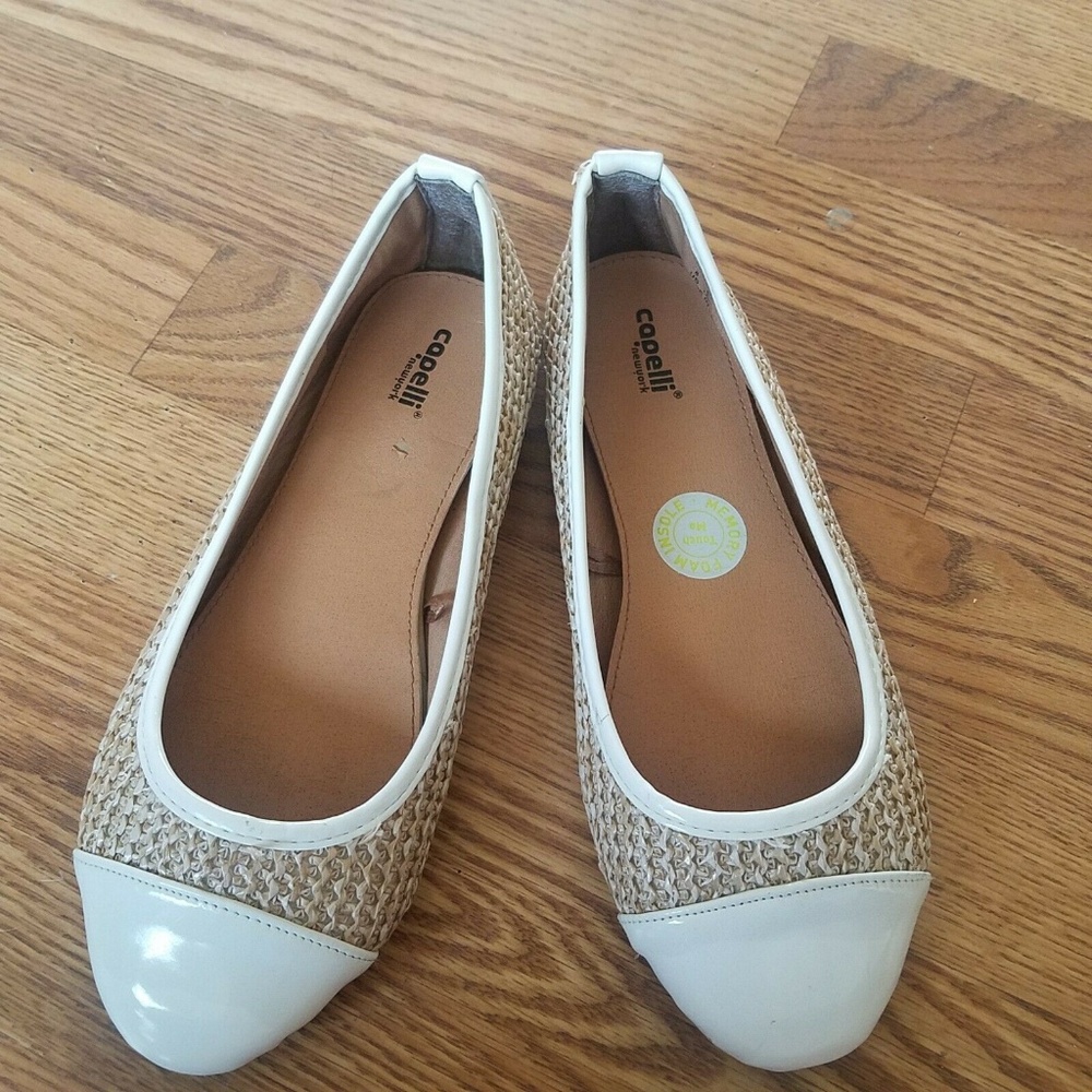 Capelli Womans Sz 8 Slide Ons White Tan Slippers